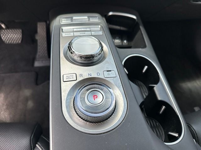 2025 Genesis GV70 2.5T — photo 23 of 34