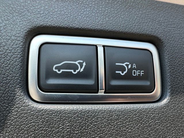 2025 Kia Sorento Plug-In Hybrid EX — photo 16 of 34