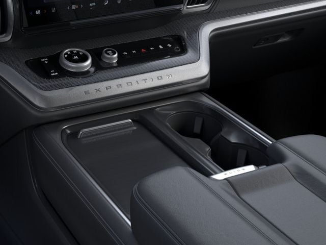 2025 Ford Expedition Platinum — photo 16 of 54