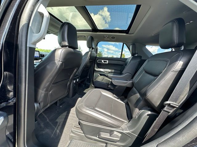 2023 Ford Explorer XLT — photo 17 of 29