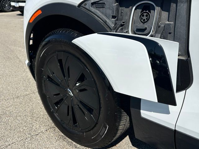 2025 Chevrolet Blazer EV LT — photo 9 of 33