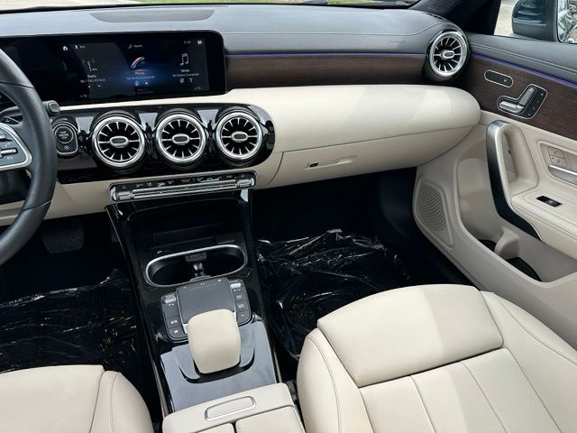 2021 Mercedes-Benz CLA CLA 250 — photo 16 of 27