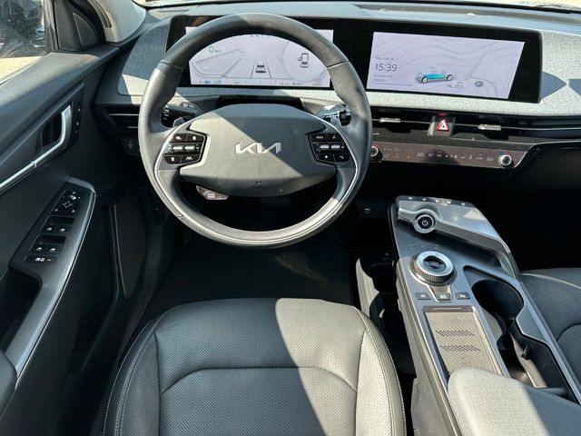 2023 Kia EV6 Wind — photo 13 of 33