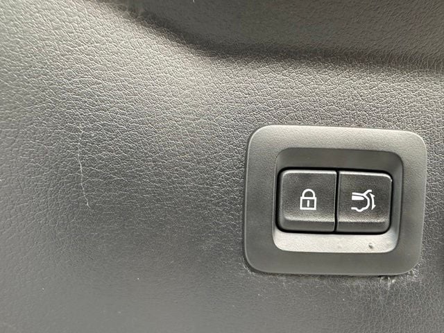 2025 Mazda CX-90 3.3 Turbo Premium — photo 15 of 34