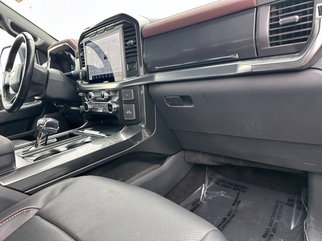 2023 Ford F-150 Lariat — photo 13 of 26