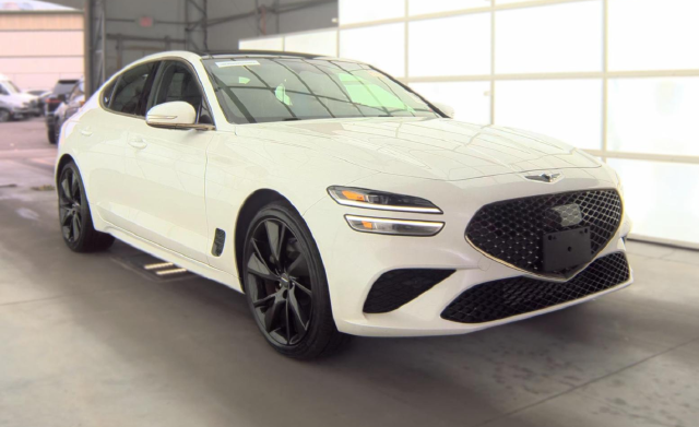 2023 Genesis G70 3.3T — photo 2 of 4