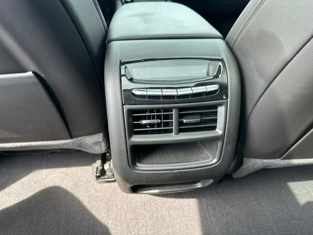 2024 Cadillac XT5 Premium Luxury — photo 20 of 36
