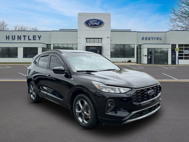 2023 Ford Escape ST-Line Select — photo 4 of 33