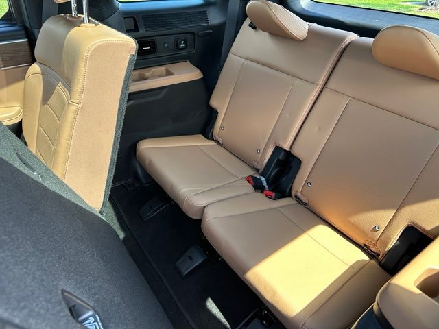 2025 Hyundai Santa Fe Hybrid Limited — photo 16 of 41