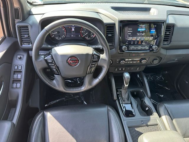 2022 Nissan Frontier PRO-4X — photo 13 of 49