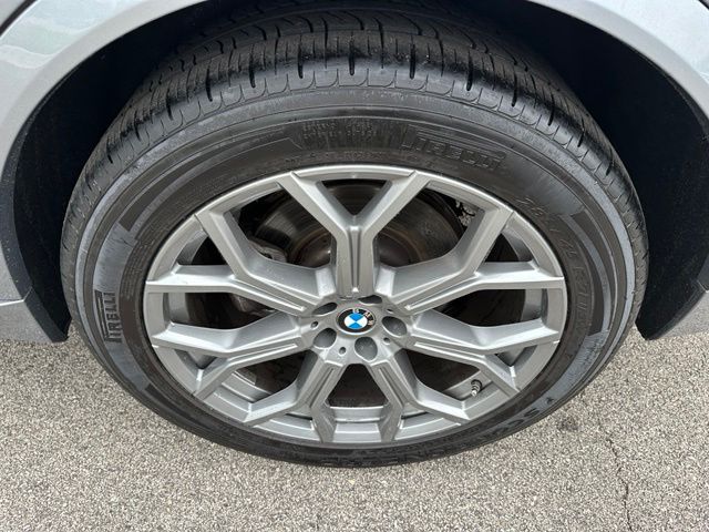 2024 BMW X7 xDrive40i — photo 8 of 48