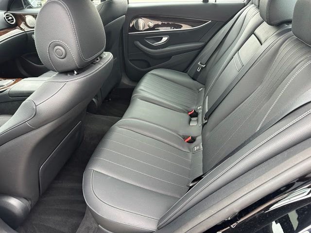 2022 Mercedes-Benz E-Class E 350 — photo 13 of 31