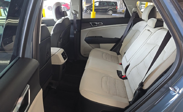 2026 Kia Sportage Hybrid SX Prestige — photo 8 of 8