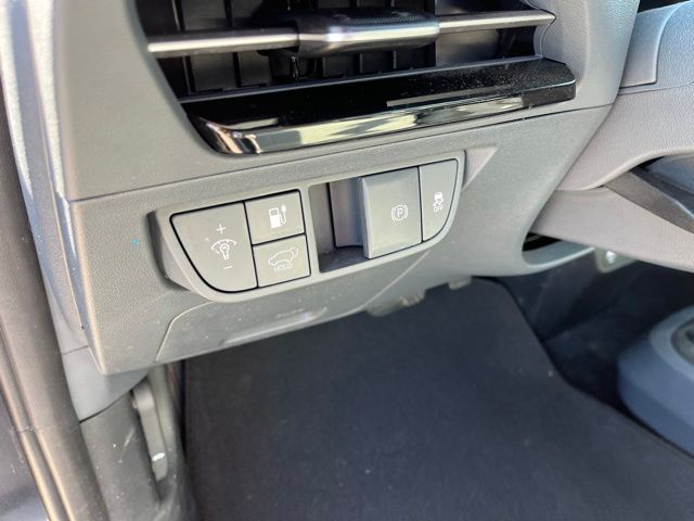 2023 Kia EV6 Wind — photo 17 of 32