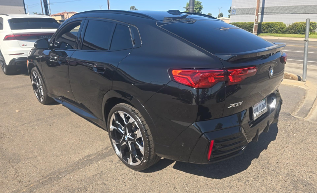 2025 BMW X2 xDrive28i — photo 4 of 6