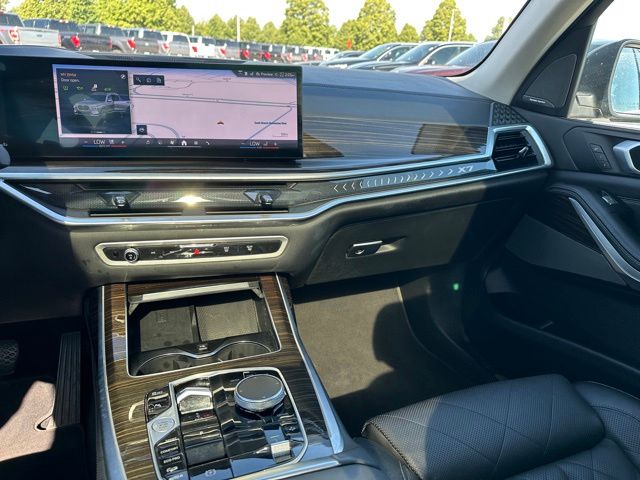2024 BMW X7 xDrive40i — photo 21 of 48