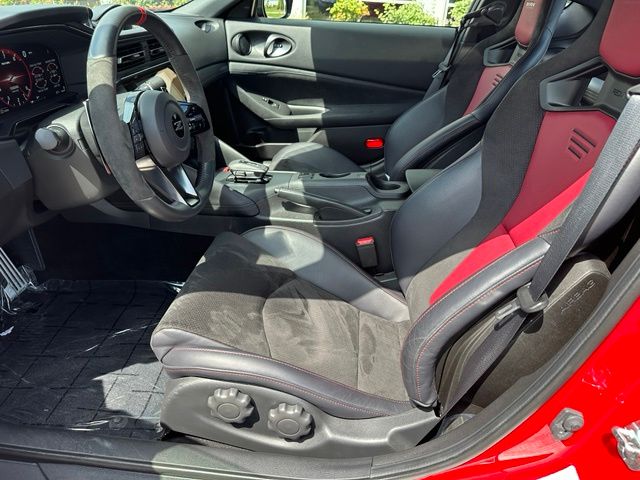 2025 Nissan Z Nismo — photo 15 of 26