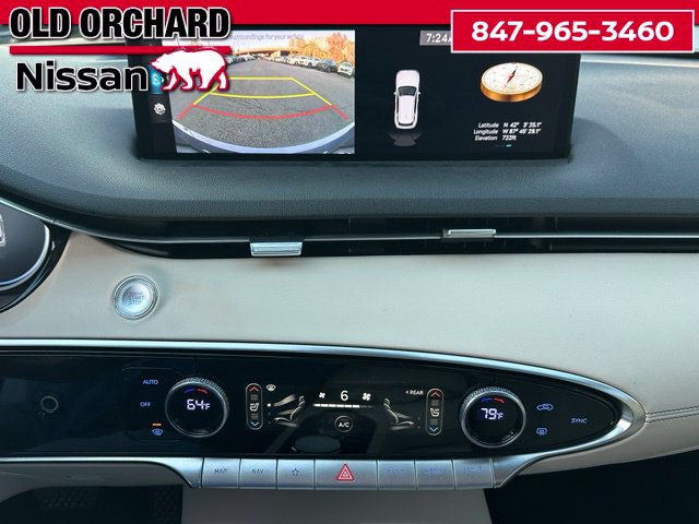 2022 Genesis GV70 2.5T — photo 17 of 22