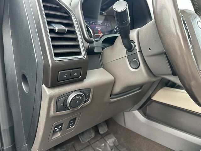 2021 Ford Expedition Limited — photo 25 of 38