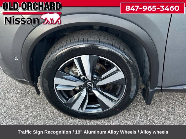 2023 Nissan Rogue SL — photo 9 of 22