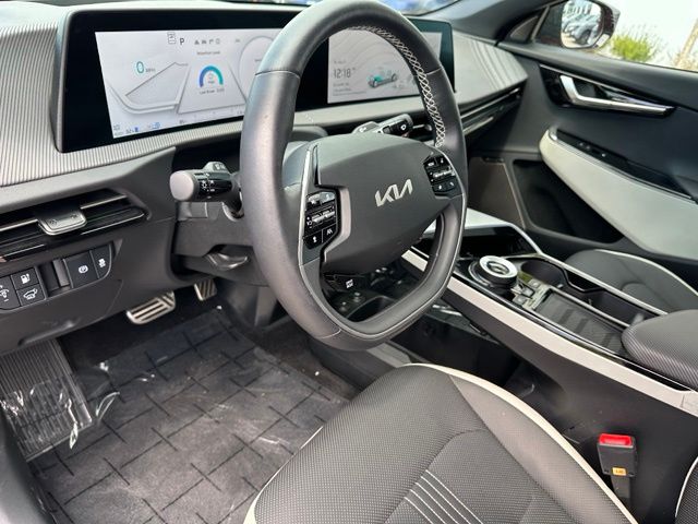 2024 Kia EV6 GT-Line — photo 22 of 37