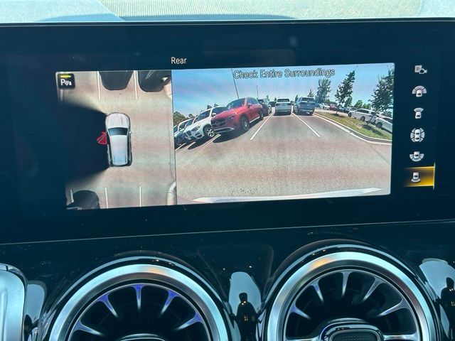 2022 Mercedes-Benz GLB GLB 35 AMG® — photo 32 of 34