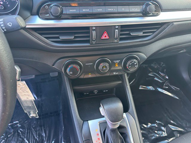 2023 Kia Forte LXS — photo 23 of 30
