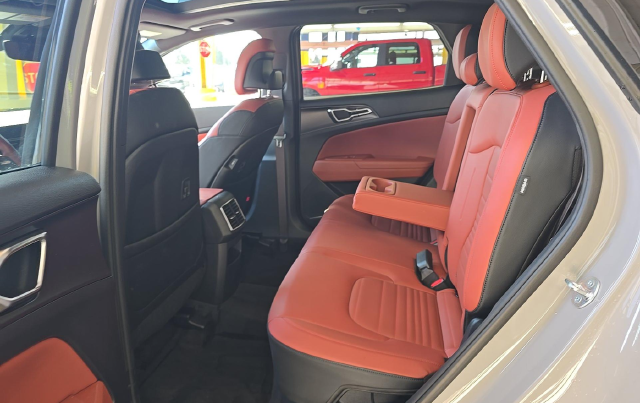 2026 Kia Sportage Hybrid SX Prestige — photo 9 of 10