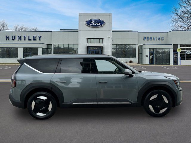 2024 Kia EV9 Wind — photo 4 of 44