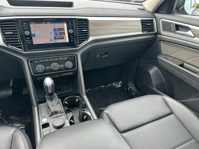 2023 Volkswagen Atlas SEL — photo 20 of 34