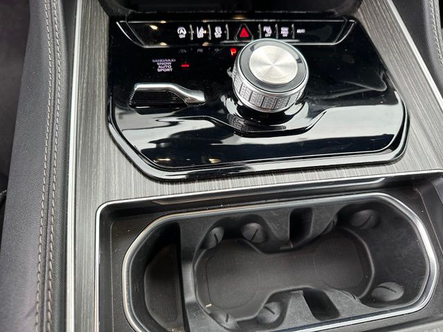 2024 Jeep Wagoneer Series II — photo 32 of 35