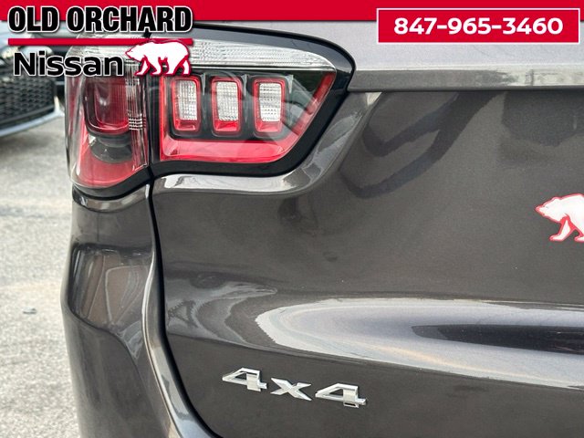 2022 Jeep Compass Limited — photo 9 of 22
