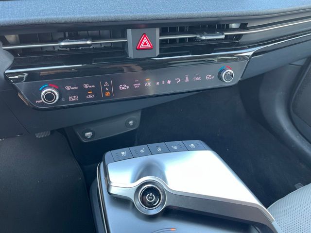 2023 Kia EV6 Wind — photo 20 of 32