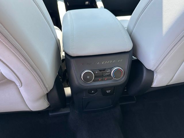 2025 Ford Explorer Platinum — photo 19 of 38