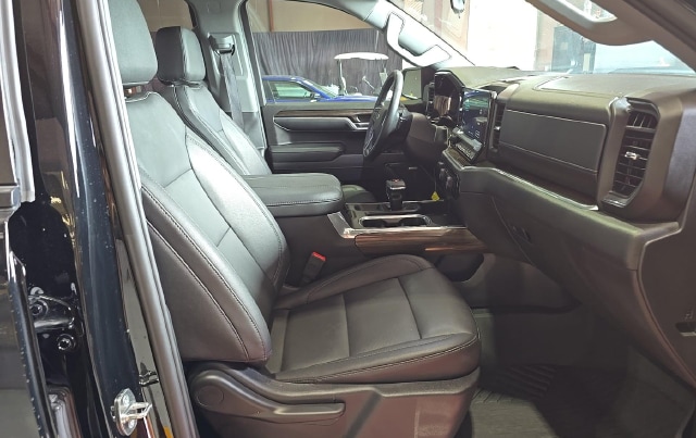 2024 Chevrolet Silverado 1500 LT Trail Boss — photo 7 of 11