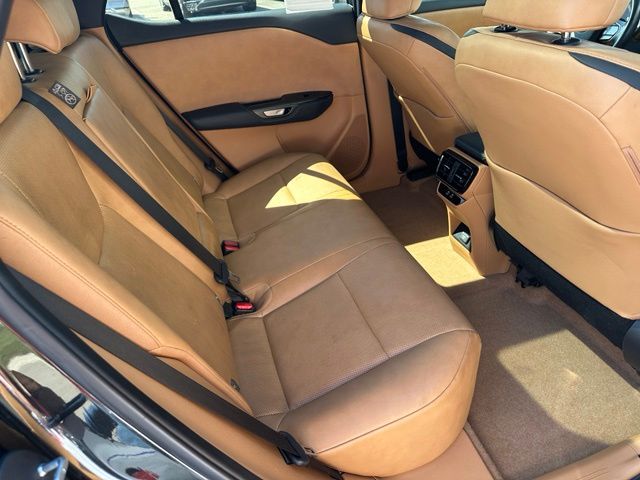 2023 LEXUS RZ 450e Premium — photo 11 of 32