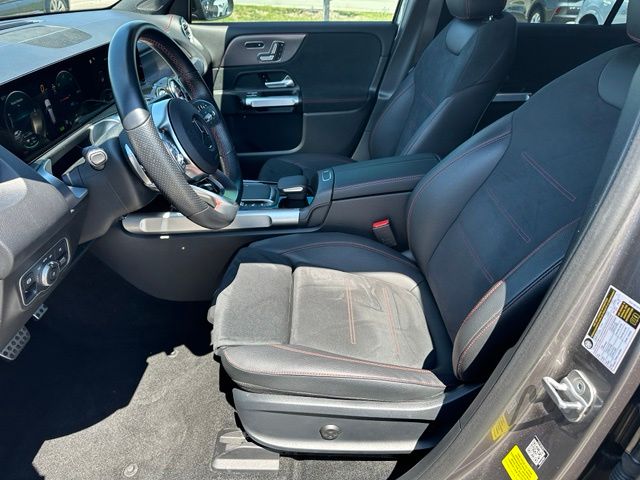 2023 Mercedes-Benz EQB 300 — photo 17 of 27