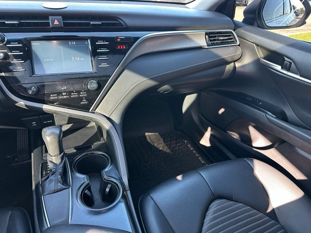 2018 Toyota Camry SE — photo 14 of 27