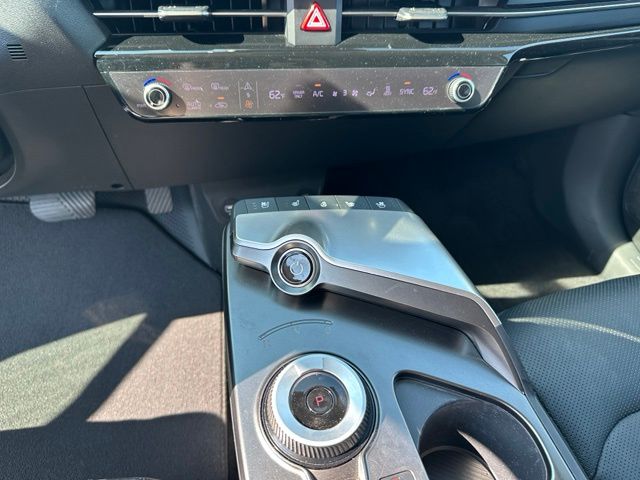 2023 Kia EV6 Wind — photo 20 of 33