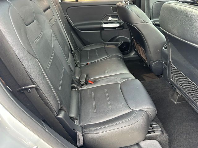 2023 Mercedes-Benz GLB GLB 35 AMG® — photo 13 of 27