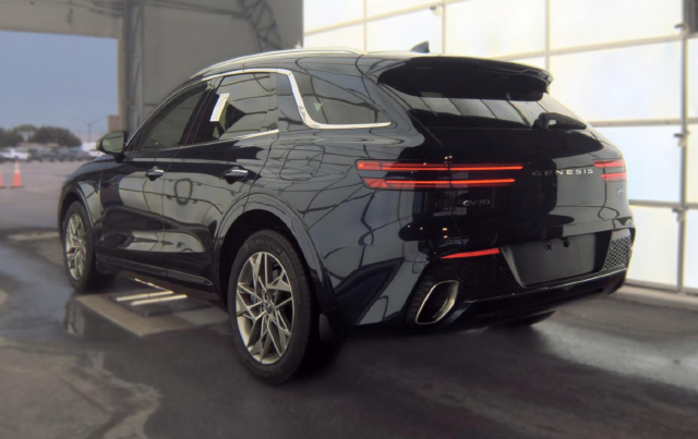 2025 Genesis GV70 2.5T — photo 4 of 8