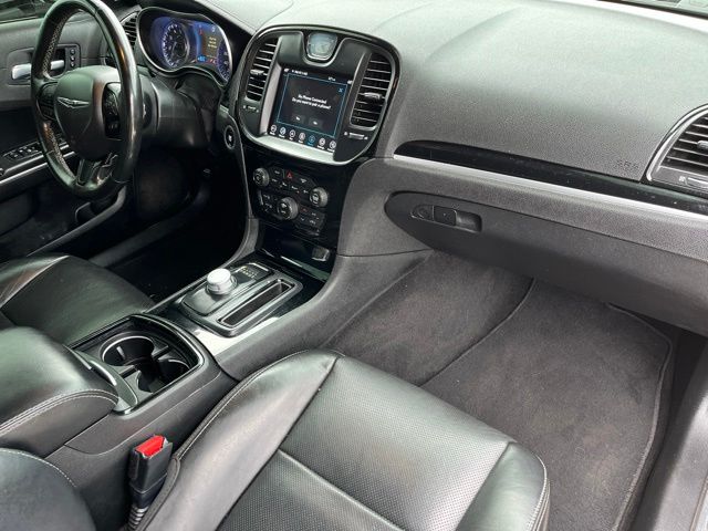 2021 Chrysler 300 S — photo 11 of 26