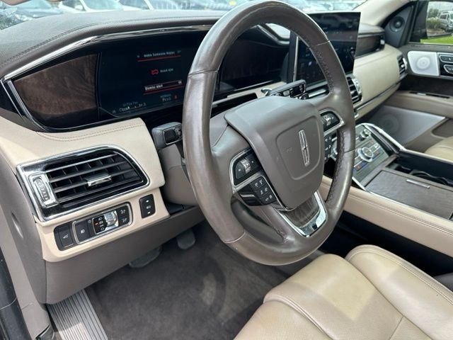 2022 Lincoln Navigator L Reserve — photo 25 of 37