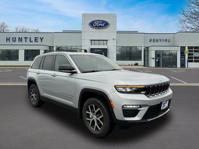 2023 Jeep Grand Cherokee Limited — photo 3 of 36