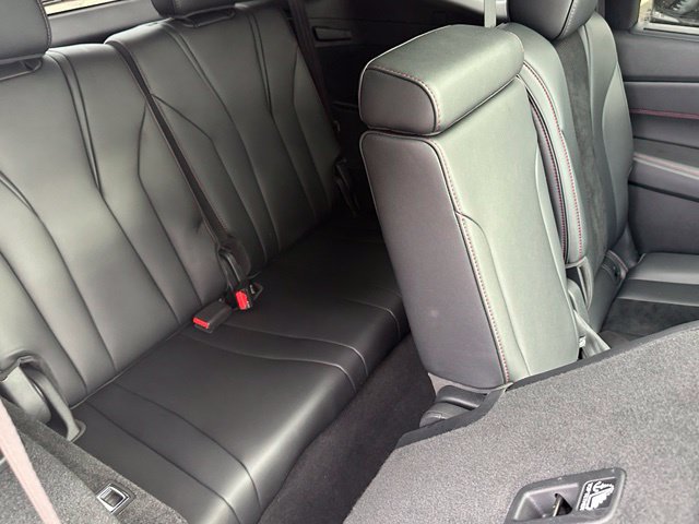 2024 Acura MDX A-Spec — photo 11 of 32