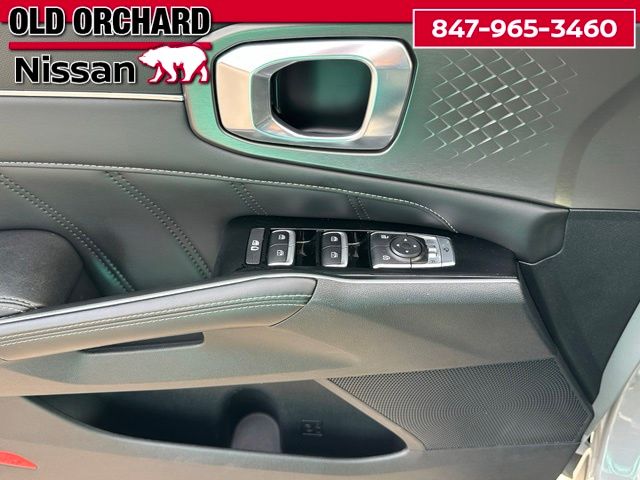 2023 Kia Sorento SX — photo 9 of 22