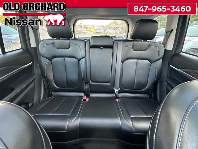 2022 Jeep Grand Cherokee 4xe — photo 14 of 24