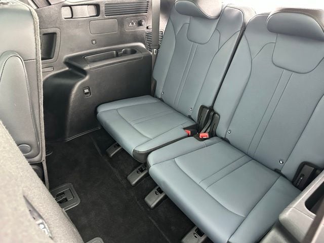 2025 Kia Sorento Plug-In Hybrid SX Prestige — photo 16 of 45