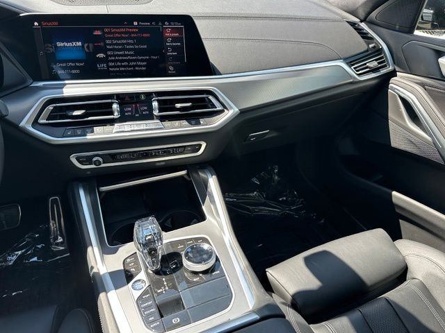 2022 BMW X6 xDrive40i — photo 18 of 29