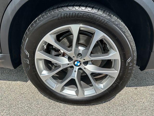 2025 BMW X5 xDrive40i — photo 8 of 31